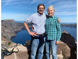 Jon and Pacey at Crater Lake 2019